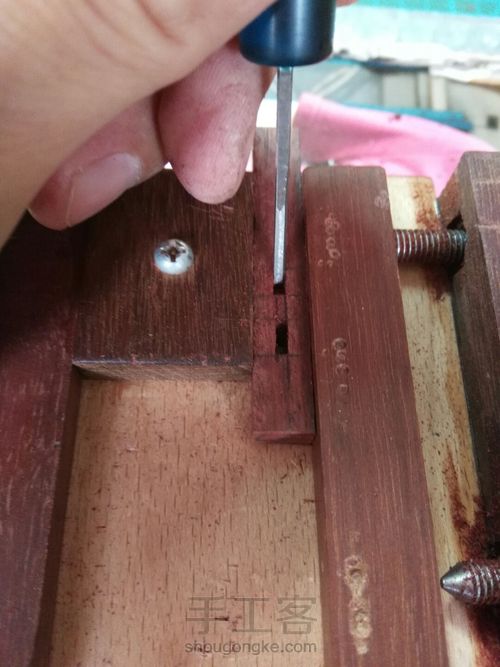 做一个微型仿古带牙板小凳子 第5步