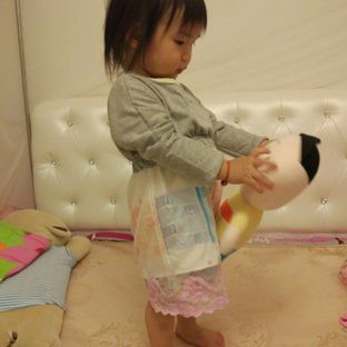 宝贝的翩服袖连衣裙