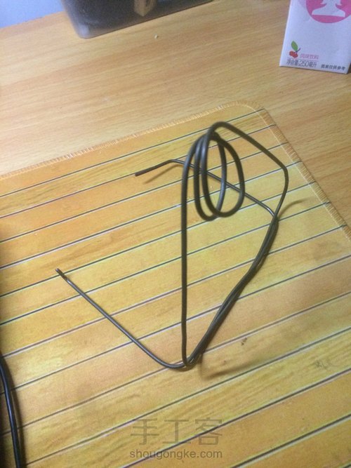 废灯泡也能点亮你的生活 第2步