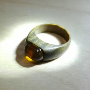 一枚爱的戒指