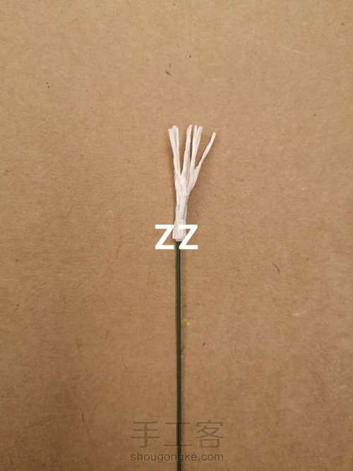 皱纹纸珊瑚钟制作方法 第6步