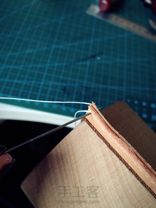 从穿针到缝线极详讲解 一个卡包的制作过程 第17步