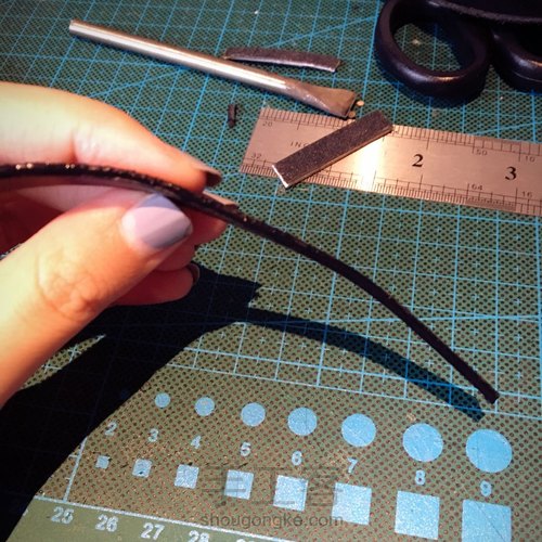 油蜡皮流苏小包包 深秋的文艺范儿 第5步