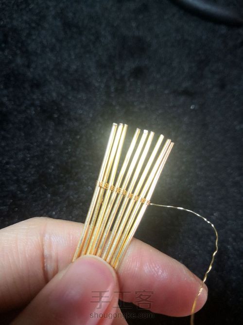 水晶绕线吊坠 第3步