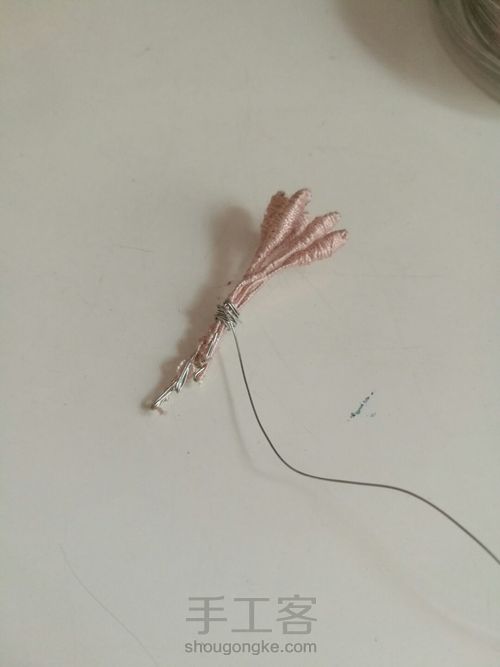 立体花瓣刺绣 第8步