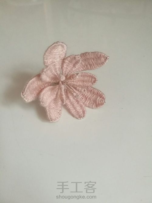 立体花瓣刺绣 第9步