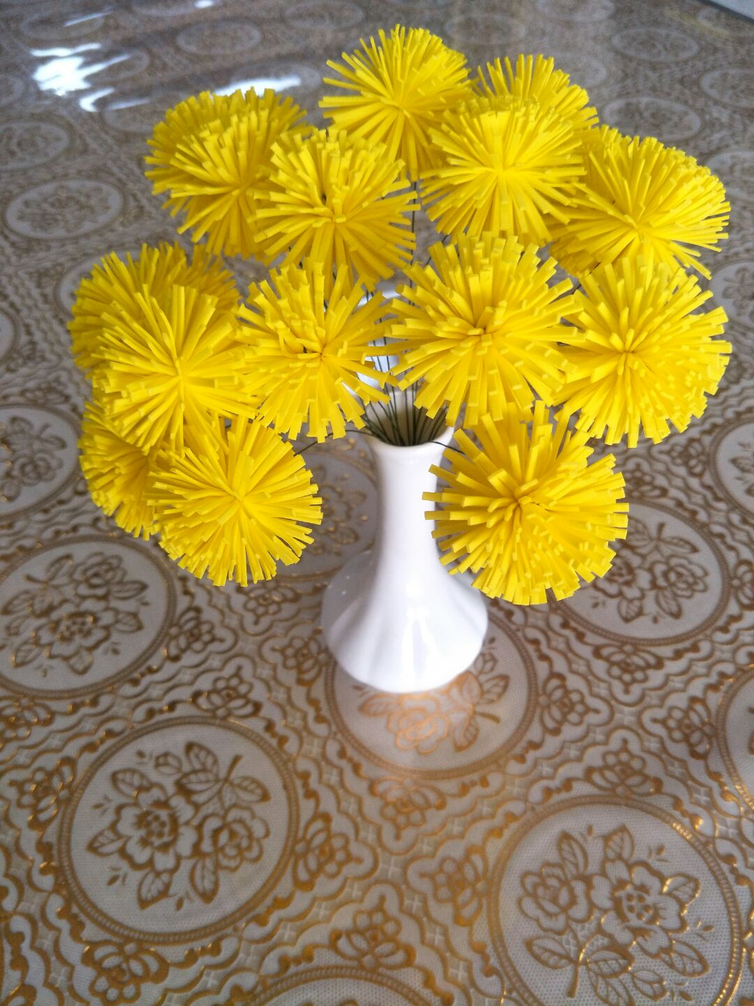 手工花艺-用不同形态的花艺材料，塑造不同形态的花，为您留住春天。