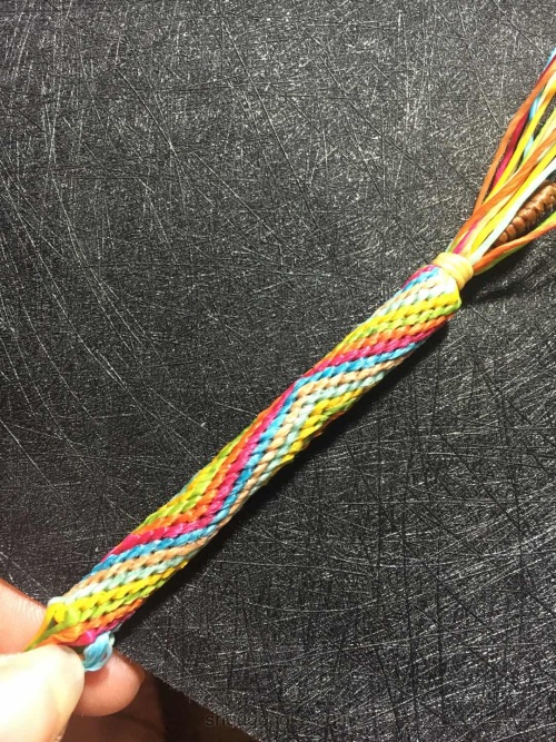【🌸未央ૢ🌸】一款简单手绳+挂件 第7步