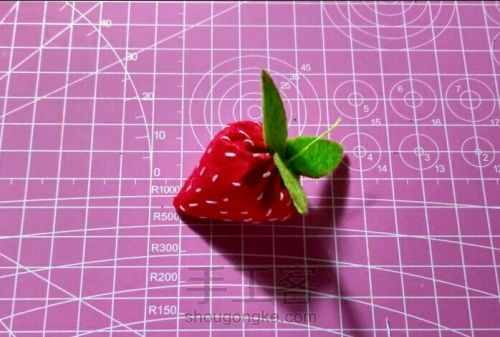 可爱的不织布小草莓🍓 第1步