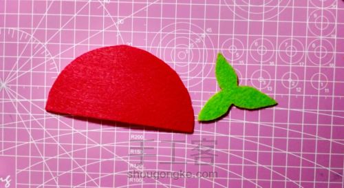 可爱的不织布小草莓🍓 第3步