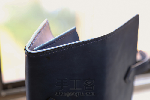 内有乾坤，绀蓝色素面手拿包教程 第32步