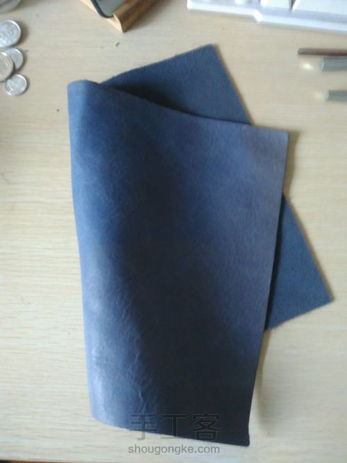 一个简单的手工皮革笔记本 第1步