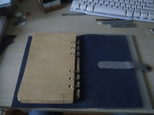 一个简单的手工皮革笔记本 第8步