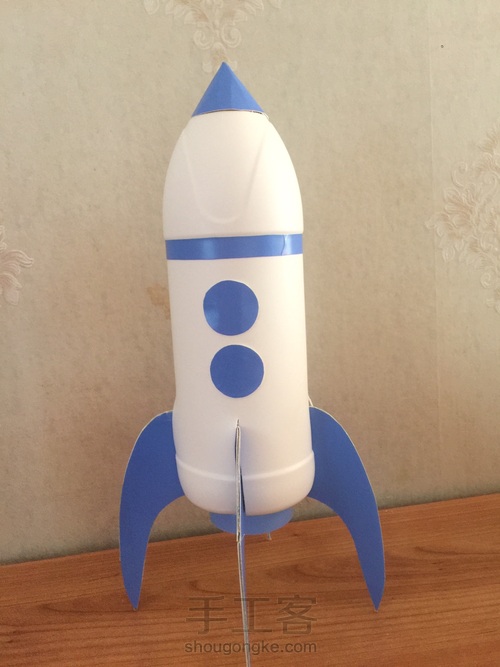 （原创）废旧塑料瓶制作火箭 第16步