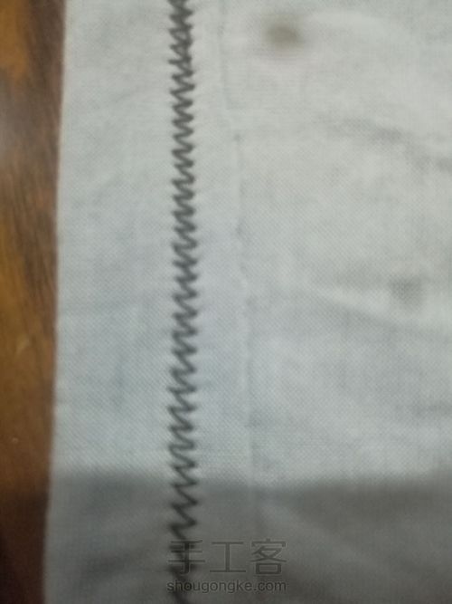 针织布下摆袖口缝纫方法 第3步