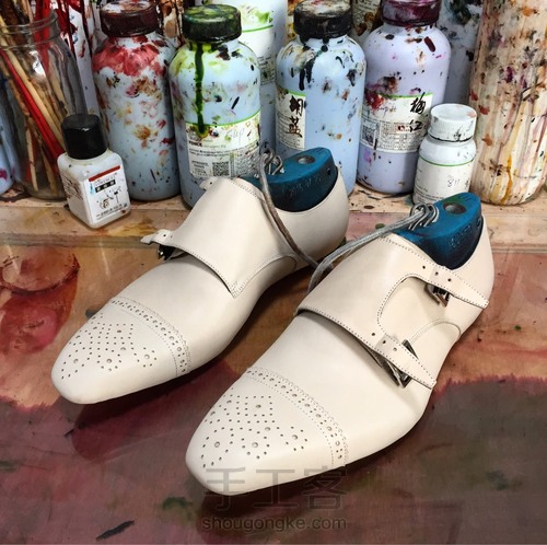 一双鞋、一种染色、一种护理、一种穿着 第12步