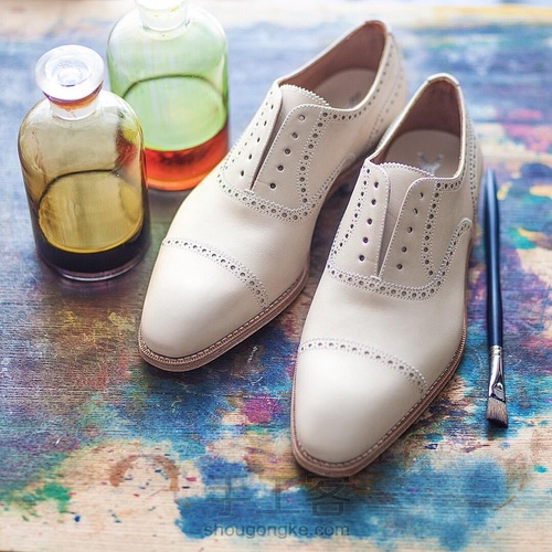 一双鞋、一种染色、一种护理、一种穿着 第13步