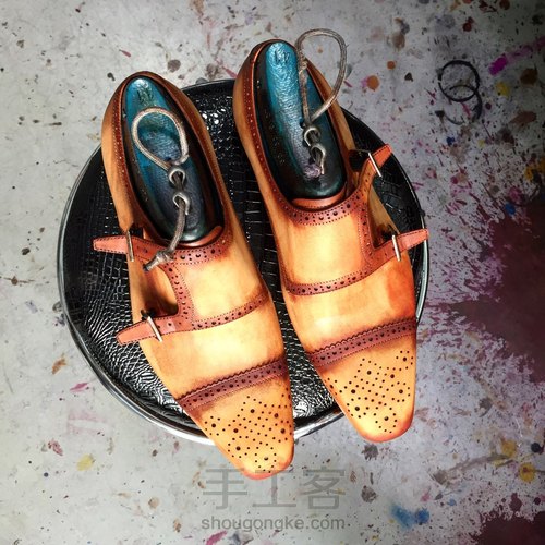 一双鞋、一种染色、一种护理、一种穿着 第17步