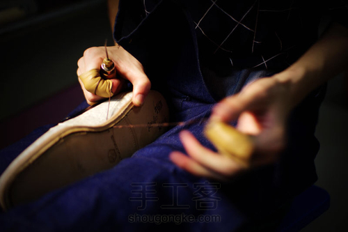 一双鞋、一种染色、一种护理、一种穿着 第21步