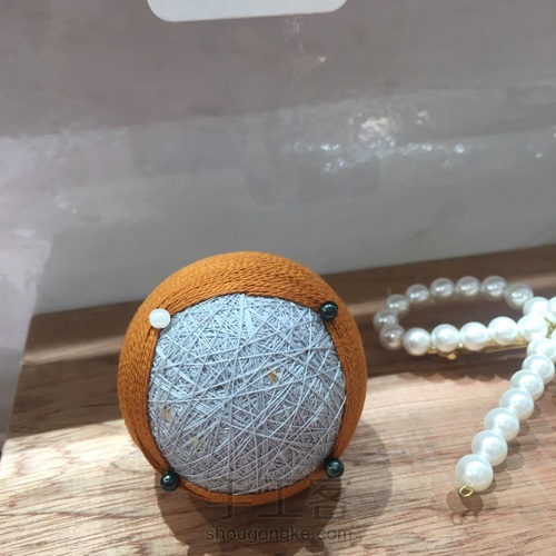 手鞠球。 第2步