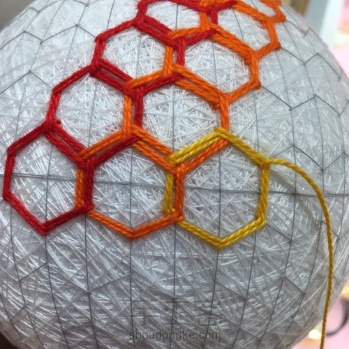 彩虹手鞠 第10步