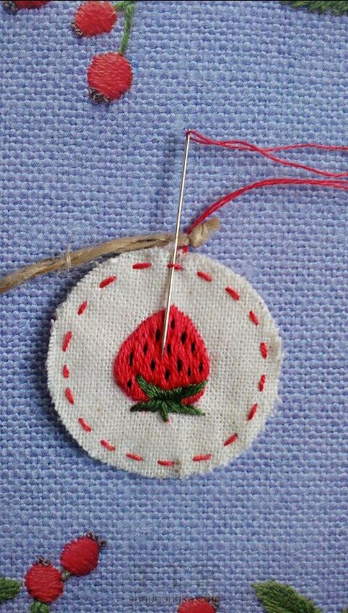 清新可爱的刺绣小吊件 第9步