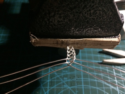 素雅手工六股辫纯银戒 第2步