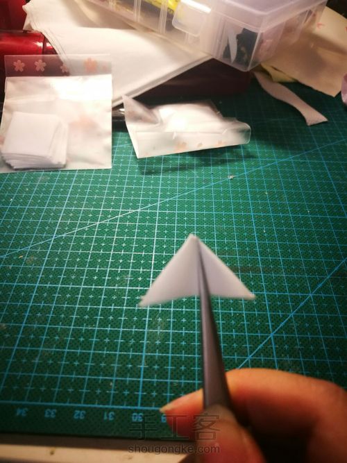 脑洞大开的细工花手机壳 第2步