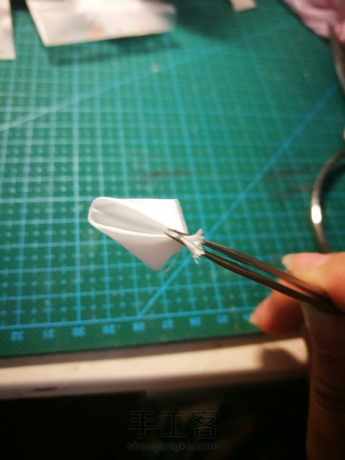 脑洞大开的细工花手机壳 第3步