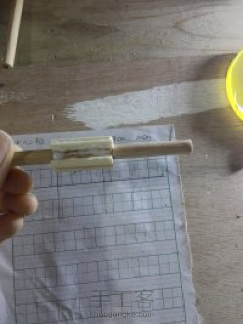 摩天轮模型（一次性筷子、烧烤竹签第二次制作，既能转动又有灯） 第3步