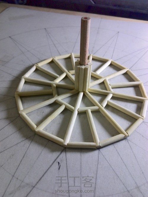 摩天轮模型（一次性筷子、烧烤竹签第二次制作，既能转动又有灯） 第10步