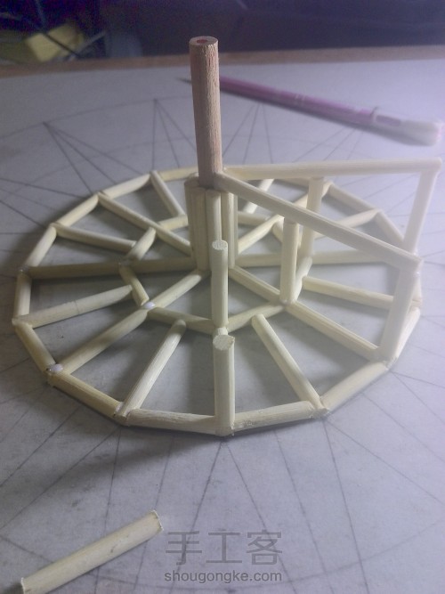 摩天轮模型（一次性筷子、烧烤竹签第二次制作，既能转动又有灯） 第12步