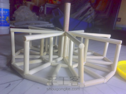 摩天轮模型（一次性筷子、烧烤竹签第二次制作，既能转动又有灯） 第14步