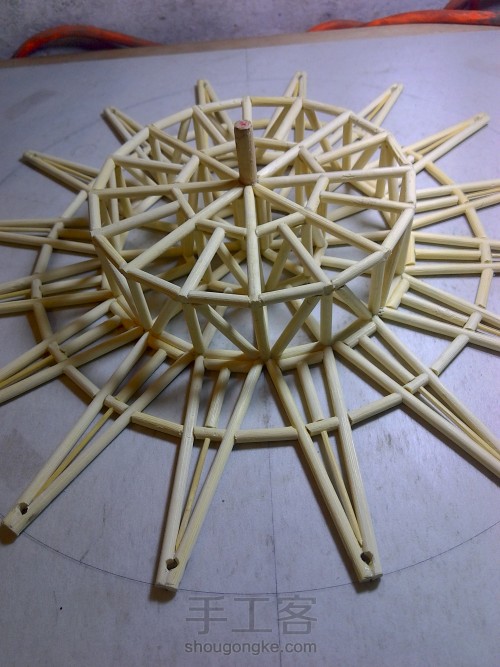 摩天轮模型（一次性筷子、烧烤竹签第二次制作，既能转动又有灯） 第24步