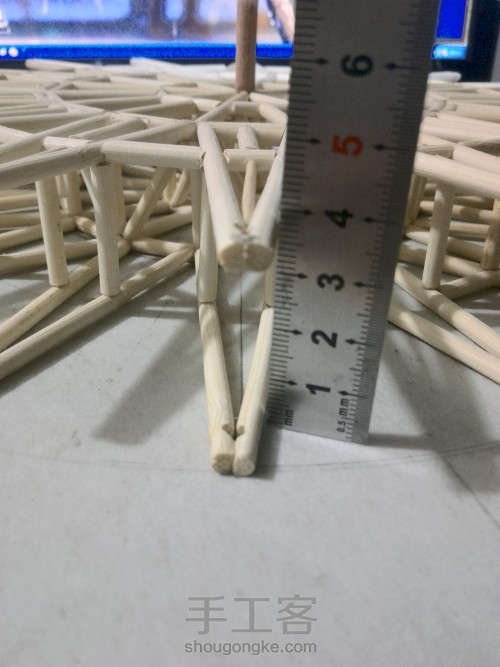 摩天轮模型（一次性筷子、烧烤竹签第二次制作，既能转动又有灯） 第32步