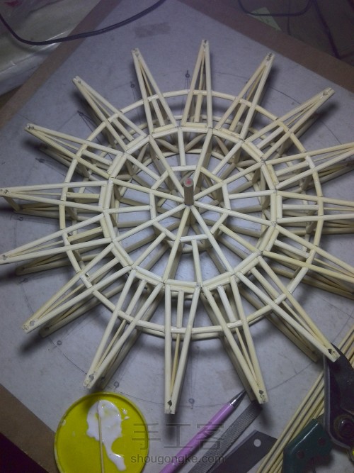 摩天轮模型（一次性筷子、烧烤竹签第二次制作，既能转动又有灯） 第34步