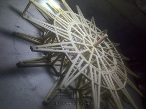 摩天轮模型（一次性筷子、烧烤竹签第二次制作，既能转动又有灯） 第35步
