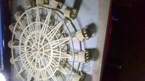 摩天轮模型（一次性筷子、烧烤竹签第二次制作，既能转动又有灯） 第50步