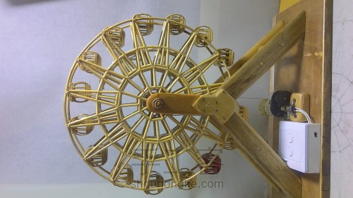 摩天轮模型（一次性筷子、烧烤竹签第二次制作，既能转动又有灯） 第70步