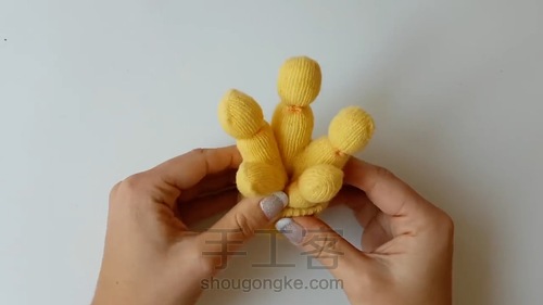 废弃毛线手套做个万圣节小鸡 第10步