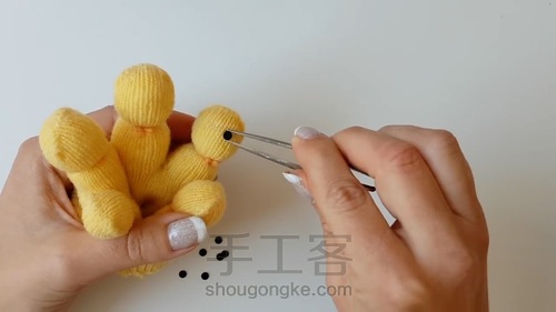 废弃毛线手套做个万圣节小鸡 第15步