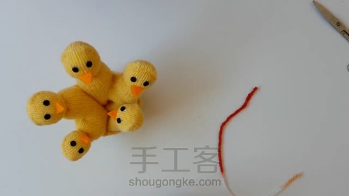 废弃毛线手套做个万圣节小鸡 第17步