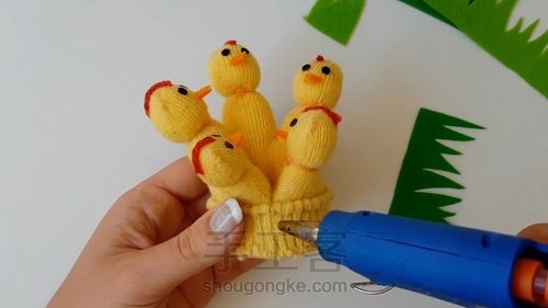 废弃毛线手套做个万圣节小鸡 第20步