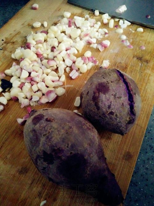 香酥玉米紫薯饼 第2步