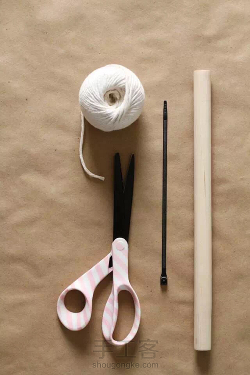 没事做个小小的拖把拖拖“桌子” 第1步