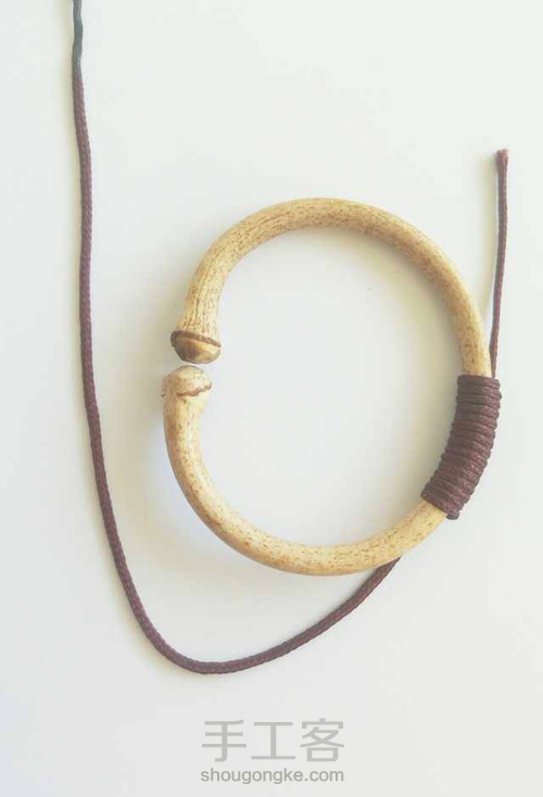 做藤的老师。手工绕线教程 第1步