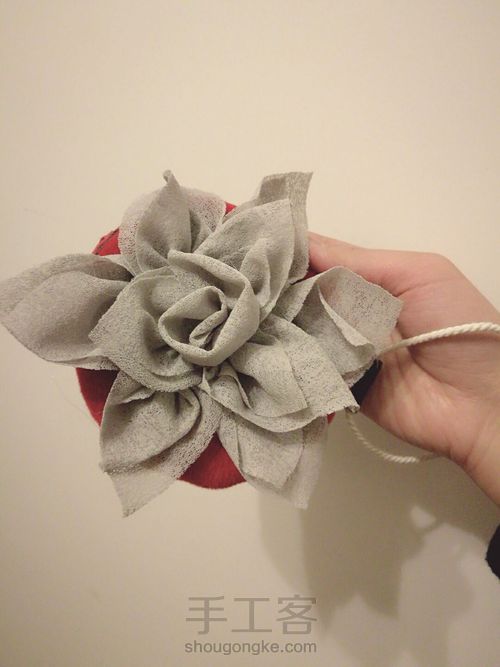 美丽花朵圆形包 第25步