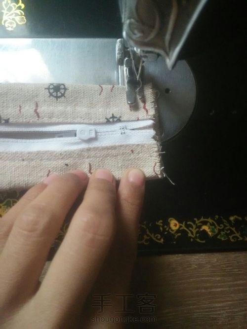布艺笔袋文具盒 第17步
