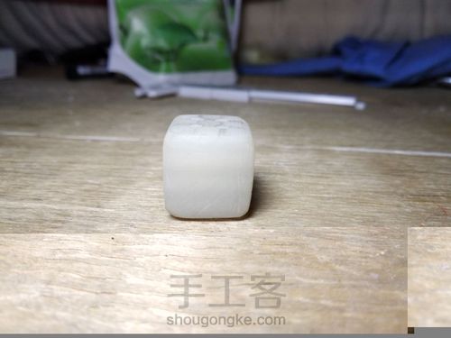 玲珑骰子安红豆，入骨相思知不知。 第4步