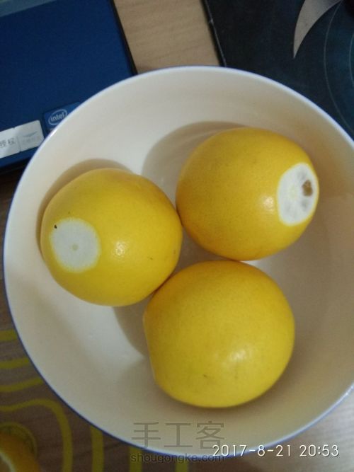 蜂蜜柠檬水 第1步